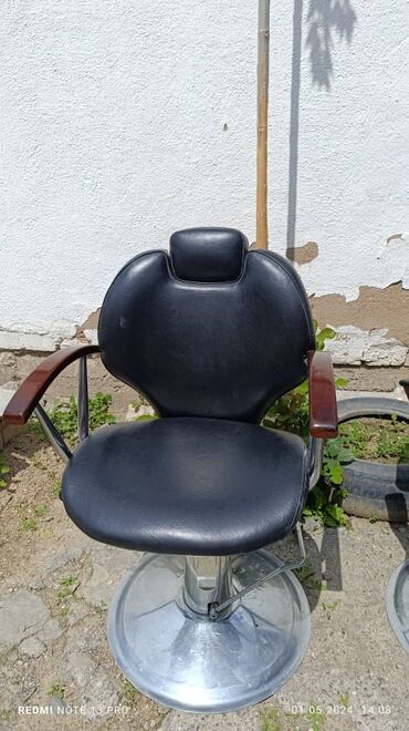 кресла парикмахерская: Продаю парикмахерская кресло 3шт по 1шт 13990с отличном состоянии