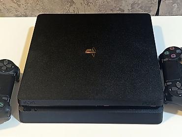 dvd ssd: PS4 slim 500GB əla vəziyətdə, hazır qoş oyna +2 pult original +20 oyun — 2