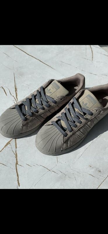 Кроссовки и спортивная обувь: Кроссовки adidas