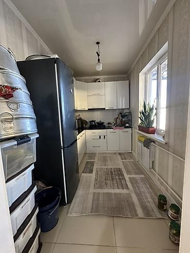 сдается частный дом ак босого: 5 комнат, 100 м², 5 соток, Бишкек, Собственник — 10