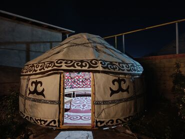 волейбольный мяч бишкек: Боз үйлөрдү ижаралоо, Каркасы Жыгач, 65 баш, Полу менен, Үстөл