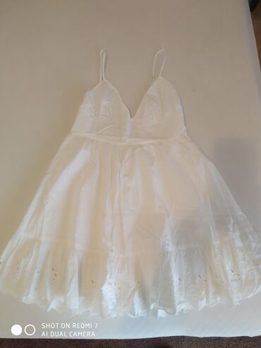 bela letnja haljina: Lepa letnja haljinica nova