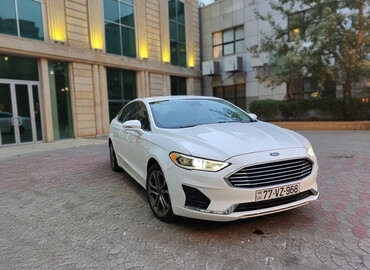 Ford: Ford Fusion sedan – ağ rəng, zərif və dinamik dizayn. Xüsusiyyətlər — 1