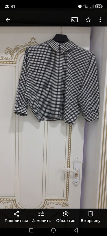 детская пижама с шортами: Ağ və qara dama-dama naxışlı, geniş qollu və yığılmış qoltuqlu qadın