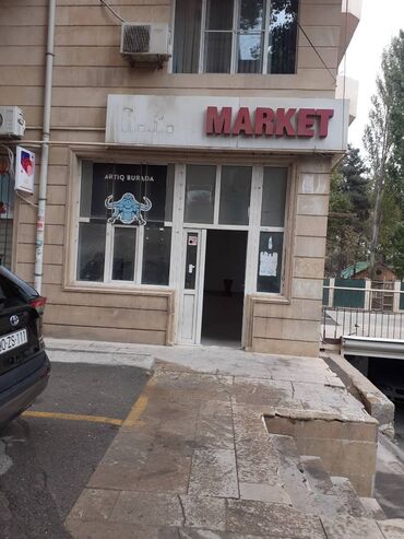 9 mkr kohne binalar: 9-cu Mikrorayon, Zərifə Əliyeva adına göz klinikasının arxası. 135 M²