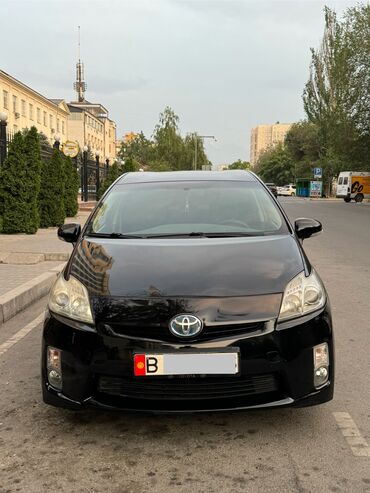 Toyota: Toyota Prius: 2010 г., 1.8 л, Вариатор, Гибрид, Хэтчбэк