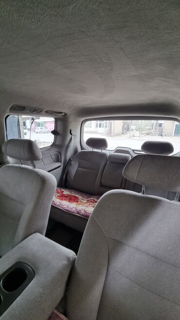 Honda: Белый минивэн Honda. Автомобиль оснащен тонированным лобовым стеклом с — 7