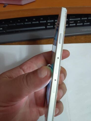 Samsung: Samsung Galaxy A3, bоја - Bela — 10