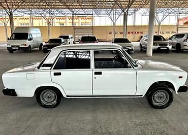 VAZ (LADA): VAZ 2107 sedan - Kuzov: 4 qapılı, ağ rəng, xrom ön barmaqlıq və — 3