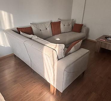 Divanlar: Künc divanı – L formalı, açıq bej rəngli, müasir dizayn (endirim — 2