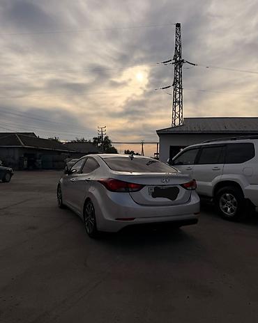 ford transit mikroavtobus: Hyundai Elantra: 1.6 л | 2015 г. Седан — 5