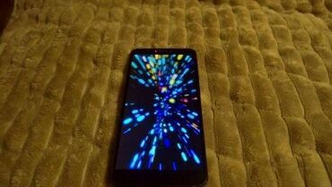Mobilni telefoni: 1. Zte Blade A530 dual sim free napuko touch 2. Htc mobilni telefon — 6