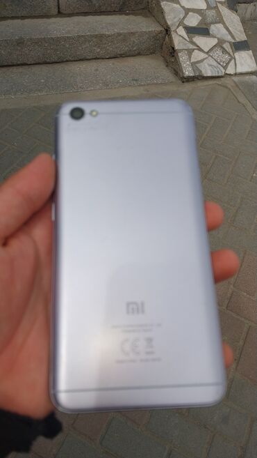 телефон с доставкой: Xiaomi, Redmi 5A, Колдонулган, 16 GB, түсү - Күмүш, 2 SIM