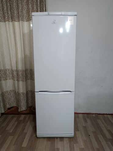 купить витринный холодильник бу: Холодильник Indesit, Б/у, Двухкамерный, De frost (капельный), 60 * 195 * 60