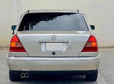 mersedes 111: Mercedes-Benz C-Class sedan (W202) - Kuzov: 4 qapılı sedan, bej rəng — 5