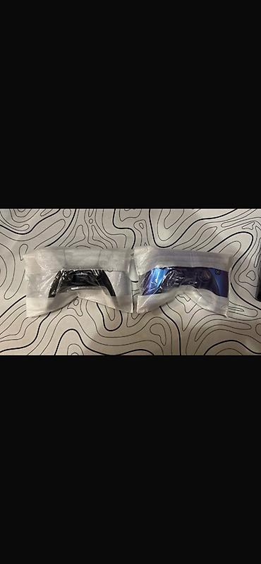 sony 6300: Playstation 5 Slim 1 TB üstünde 2 Eded pultu pultun biri 130 manata — 2
