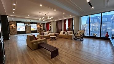 Аренда офисов, 360 м², В жилом комплексе, С видом на горы