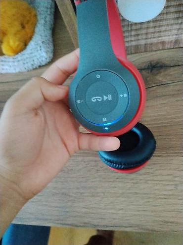 philips musiqi: Qulaqlıq – simsiz/BT over-ear model - Rəng: qırmızı-boz - Üstündə — 2