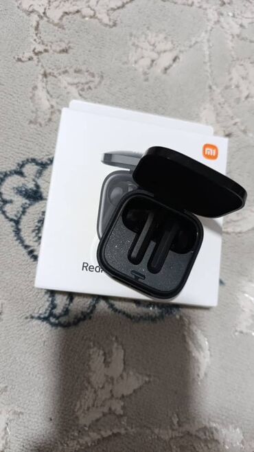 наушника: Беспроводные наушники Xiaomi Redmi Buds 6 Active - Форм-фактор TWS с