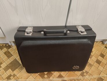 цепь из красного золота 585 пробы: Жёсткий портфель-дипломат с выдвижной телескопической ручкой. -
