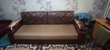 Раскладные диваны: Продаю два б\у раскладных дивана в хорошем состоянии. Цена за каждый