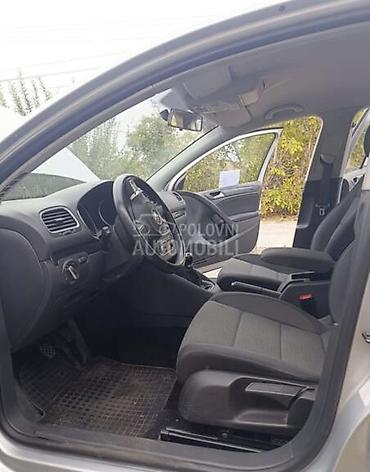 zamena prekidača ručne kočnice pežo 3008: Volkswagen golf 6 1.4 TSi 122ks 2012 godiste Registrovan do 9. 2027 — 6