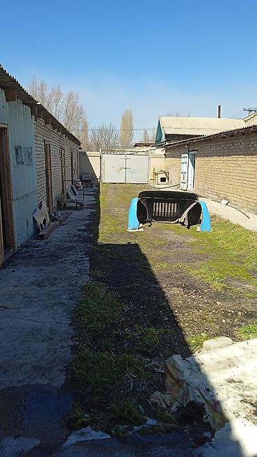 комната ак ордо: Продаю два дома на одном участке,15соток со всеми хоз постройками. В — 10