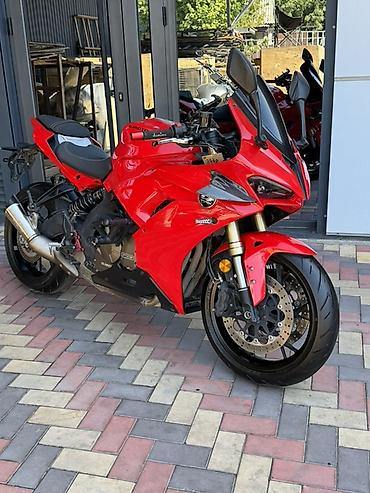 Спорт‑байк Ducati (класс спорт‑турист), красный. Ключевые at lalafo.kg Спорт‑байк Ducati (класс спорт‑турист), красный. Ключевые