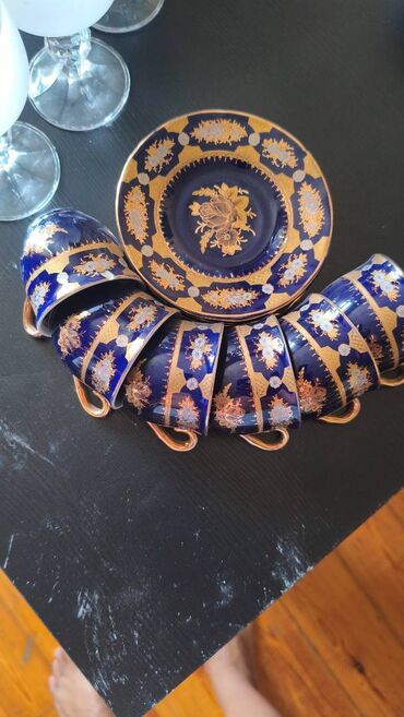 Divanlar: Di̇van-kravat — 2