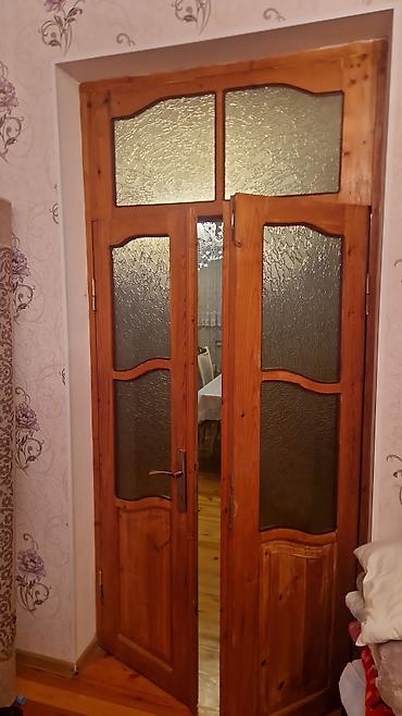 Двери и комплектующие: İkiqat taxta interyer qapısı – şüşəli model - Material: təbii ağac — 2