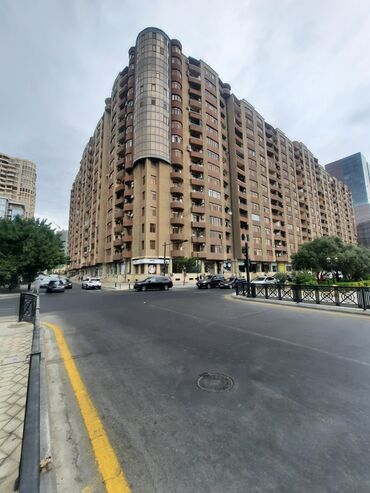 futbol ayaqqabisi v Azərbaycan | Butslar: 2 otaqlı, 105 kv. m, Xətai