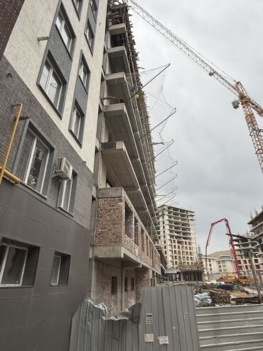 ищу квартиру в районе кызыл аскер: 3 бөлмө, 100 кв. м, Элитка, 14 кабат, ПСО (өзү оңдоп түзөтүп бүтүү үчүн)