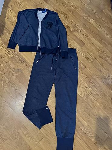 des geyimler: Adidas Original qadin ucun olcu M, 20azn. 
Ideal veziyetdedir! — 1