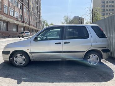 Toyota: Toyota Raum: 2002 г., 1.5 л, Автомат, Бензин, Купе