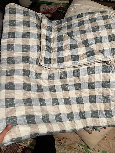 Одеяла и пледы: Одеяло, Б/у, Синтепон, Все сезоны, Двусторонний — 3