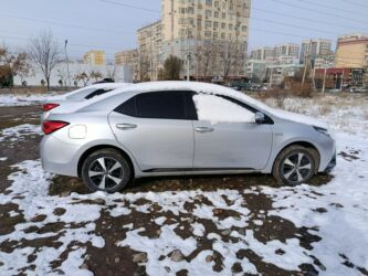 машина kg бишкек тойота: Toyota Corolla: 2019 г., 1.8 л, Гибрид