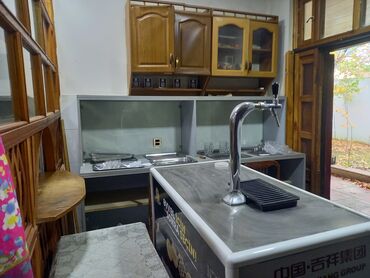 Restoran, kafelər: Tecili Heyder Eliyev prospektinde Wefa stadiondan uzu Korogluya esas — 26