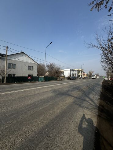 жер үйдөн квартира: Үй, 252 кв. м, 8 бөлмө, Менчик ээси