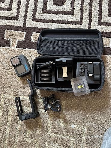 Продам GoPro 12 Black Крепления на шлем, 2 флешки ND фильтры, 2 бата