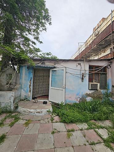 Həyət evləri və villaların satışı: Satılır: Həyət evi - Geniş planlı birmərtəbəli ev, ayrı-ayrı böyük — 6