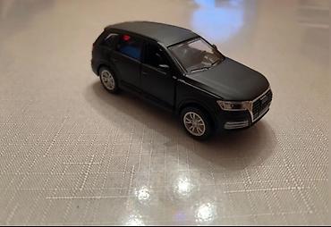 audi quattro: Qara rəngli metal avtomobil modeli – SUV tipli miniatür - Material — 2
