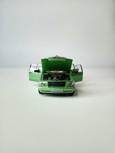 Avtomobil modelləri: Miqyaslı model avtomobil – 1:24 Xüsusiyyətlər: - Korpus: metal - — 9
