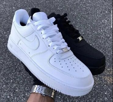 nıke: Nike air-force. Elde etmeye telesin