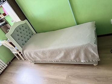 Односпальные кровати: Односпальная кровать, Б/у, С матрасом, длина - 185 см — 1