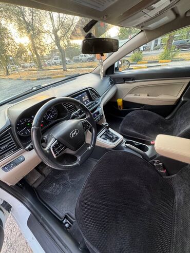 хендай елентра: Hyundai Elantra: 2016 г., 2 л, Автоматические, Бензин, Седан