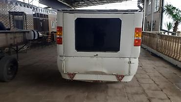 Qoşqular: Yüngül qoşqu – salonlu, pəncərəli, açılan arxa qapaqlı — 12