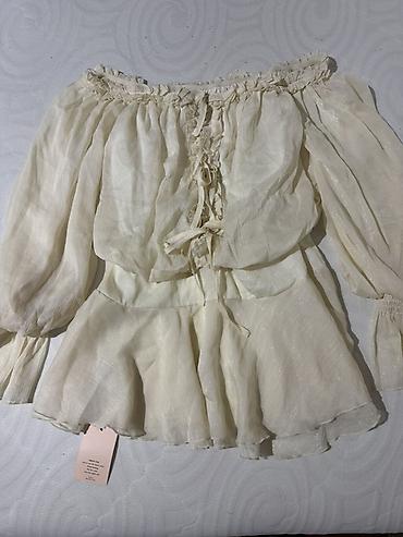 til suknja: Romantična bež/šampanj komplet haljina-bluza sa spuštenim ramenima - — 2