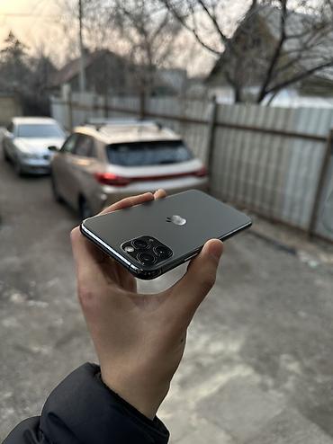 Apple iPhone: IPhone 11 Pro, Б/у, 256 ГБ, Черный, 68 % — 2