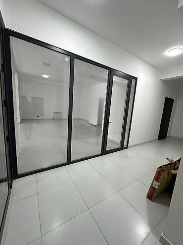 Аренда кабинетов в салонах красоты: Аренда кабинетов в салонах красоты, 90 м², Для бровиста, Для визажиста, Для лешмейкера — 1