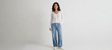 oversize jaket: Qadınlar üçün ağ-açıq naxışlı trikotaj kardiqan - Model: V-yaxa — 1